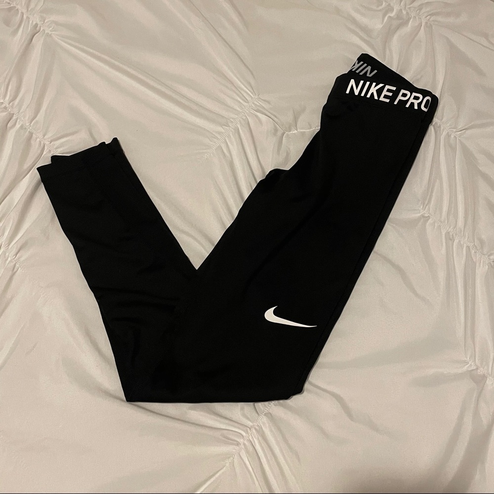 COPY - Nike black leggings